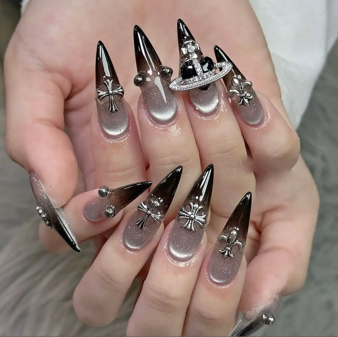 ネイル アートネイル ボルドー フレンチネイル ジェルネイル 氷ネイル・うるうるネイル ハンドネイル Julie NailSalonのネイルデザイン