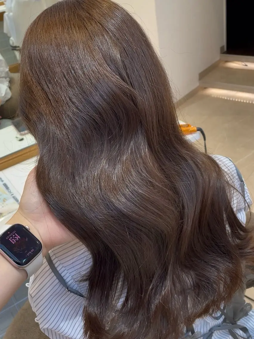 ロング カラー ベージュカラー ブリーチ ダブルカラー ブリーチなしカラー オリーブベージュ カット トリートメント 髪質改善ケア/透明感 カラー伊藤 千尋のヘアスタイル