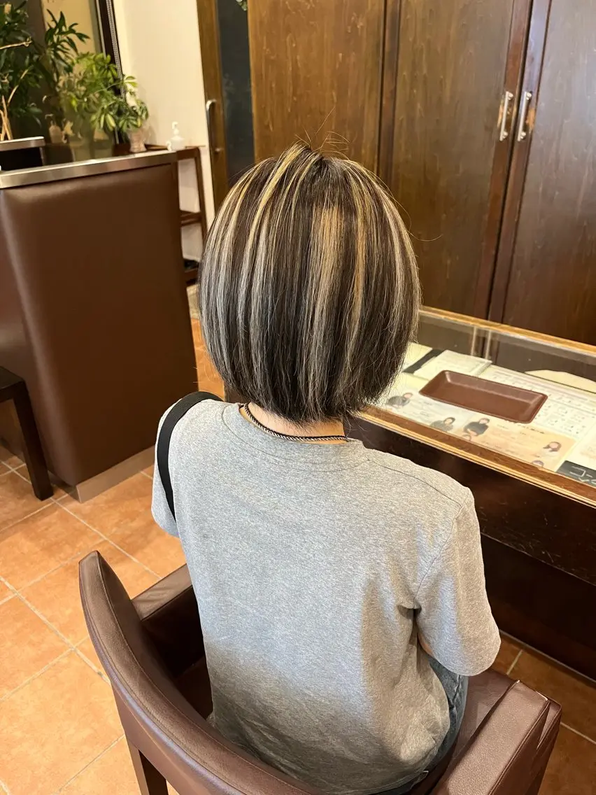 カラー ハイライトカラー 城内 心優のヘアスタイル