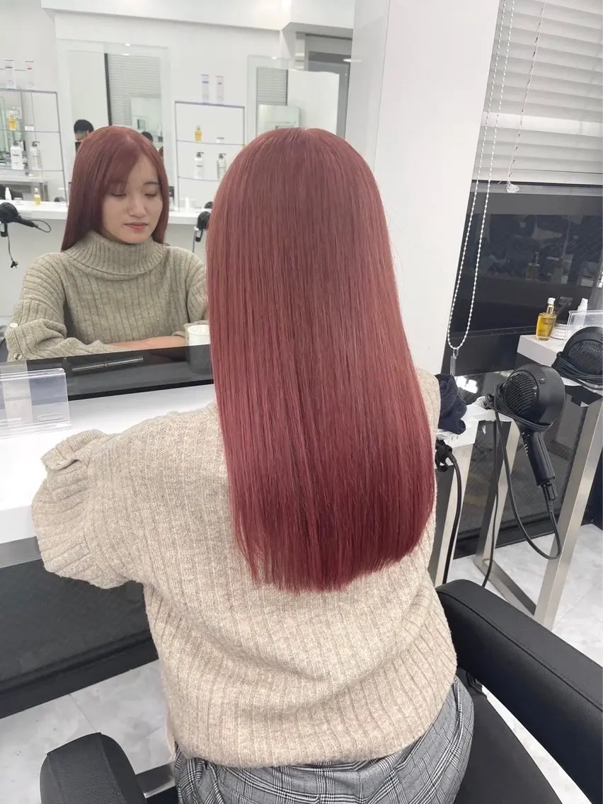 カラー 儚いピンク🩷 ／メンズパーマのヘアスタイル