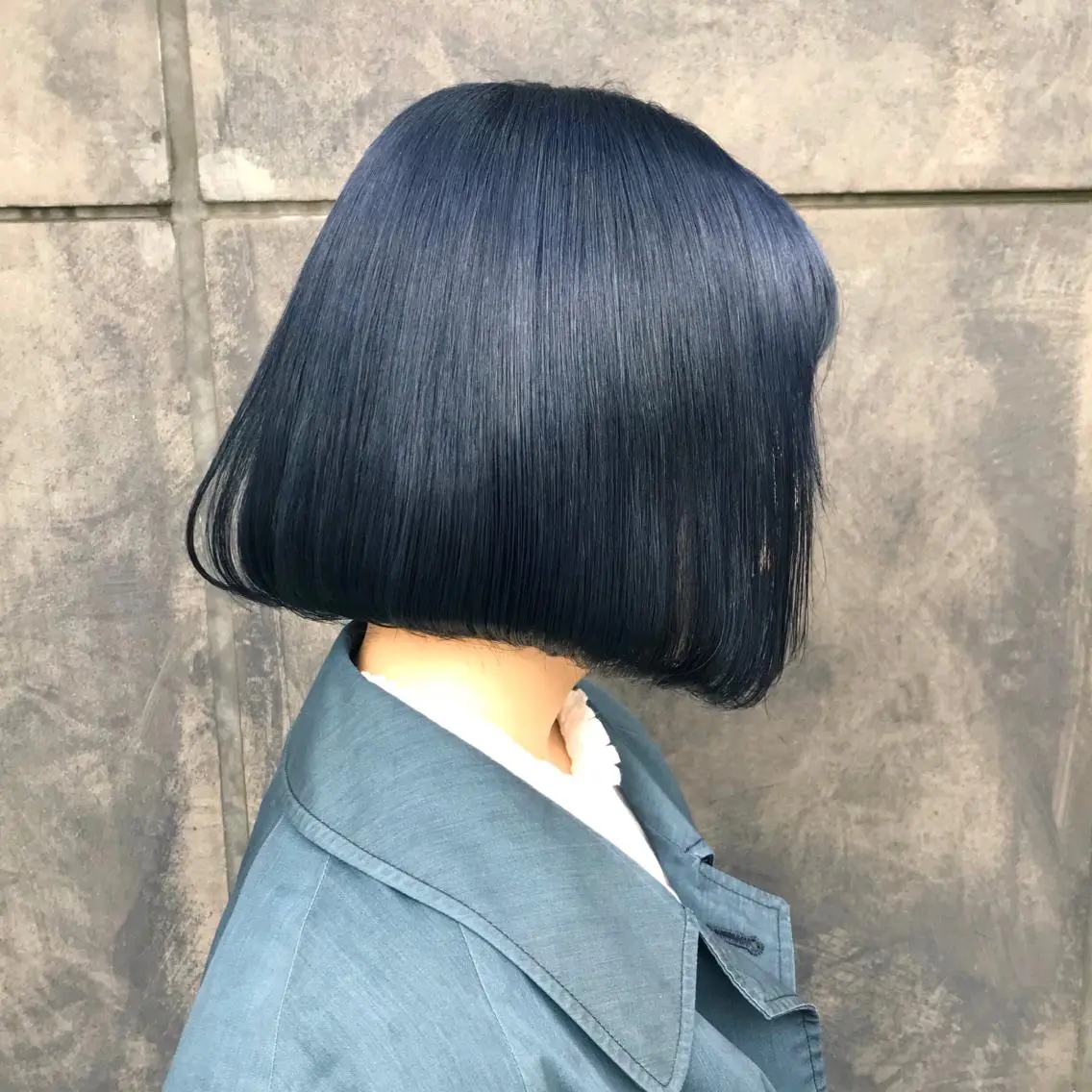 ショート カラー ブリーチ ブルーカラー ネイビーカラー タンバルモリ ムルギョル巻き K-POP好き美容師 🇰🇷Kai.Yのヘアスタイル