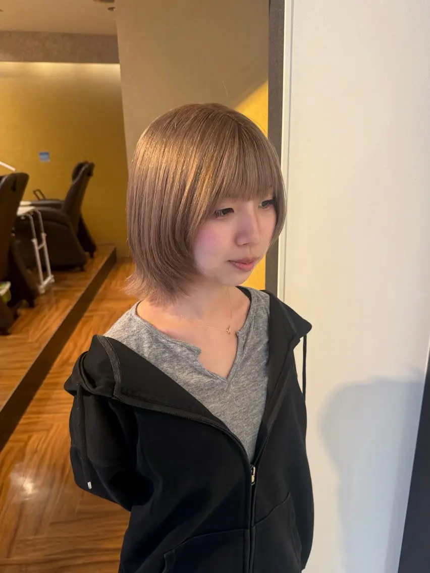ショート ボブレイヤー ボブ レイヤーカット 岸田 奈々／ 艶髪／トレンドカラーのヘアスタイル