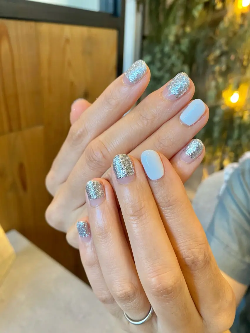 ネイル ラメ(グリッター) ホワイト ハンドネイル 苦楽園the she nailのネイルデザイン