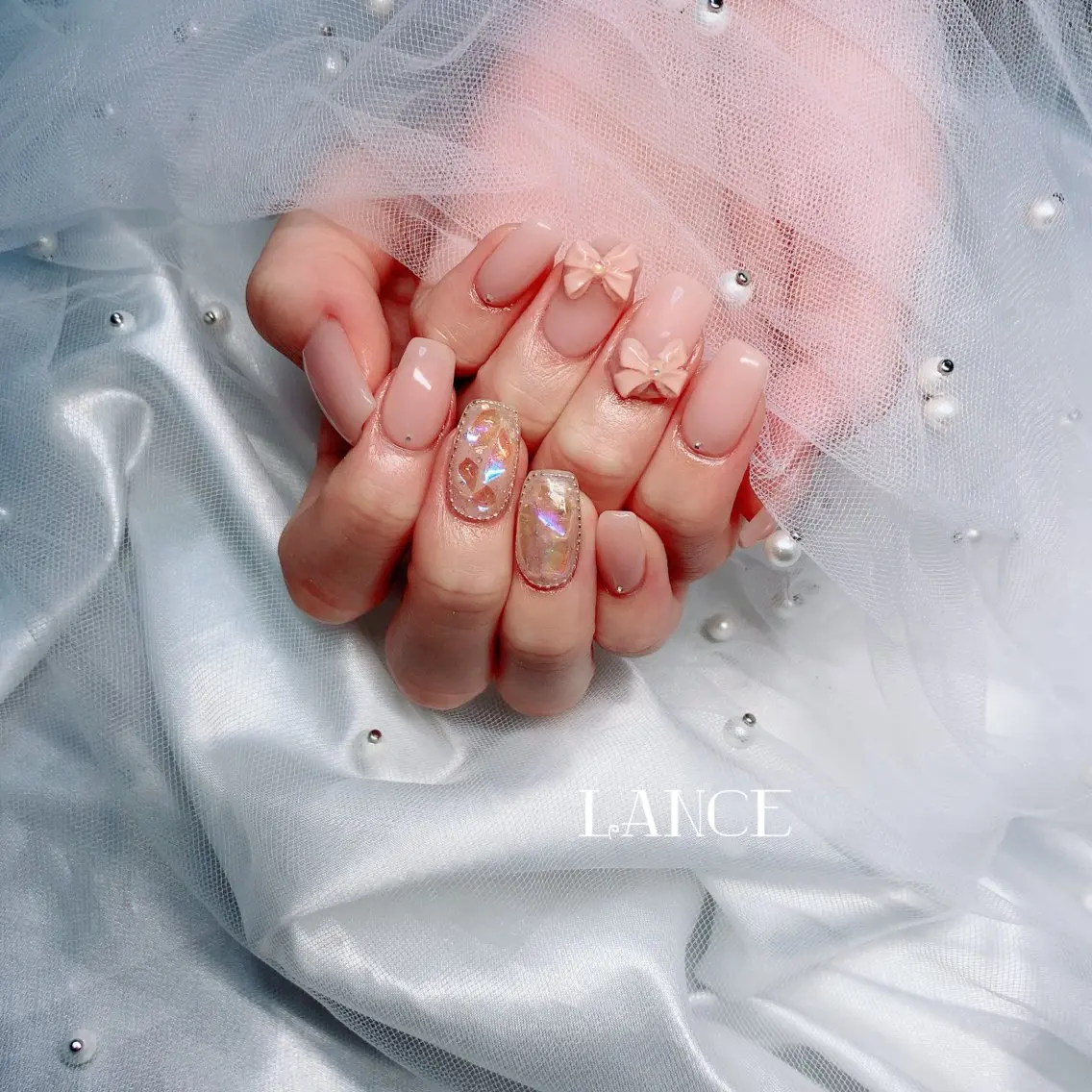 ネイル オーロラネイル フレンチネイル グラデーション キラキラネイル 韓国ネイル Lance nailのネイルデザイン