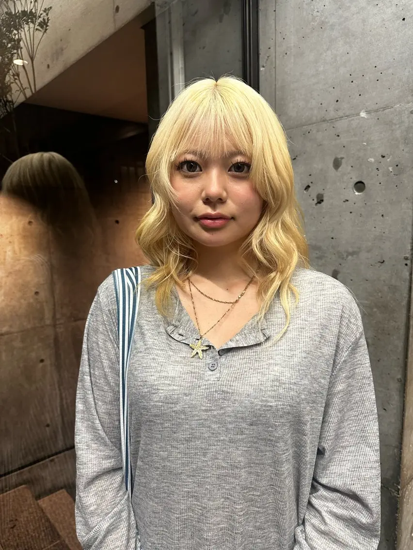 ミディアム 西 美羽のヘアスタイル