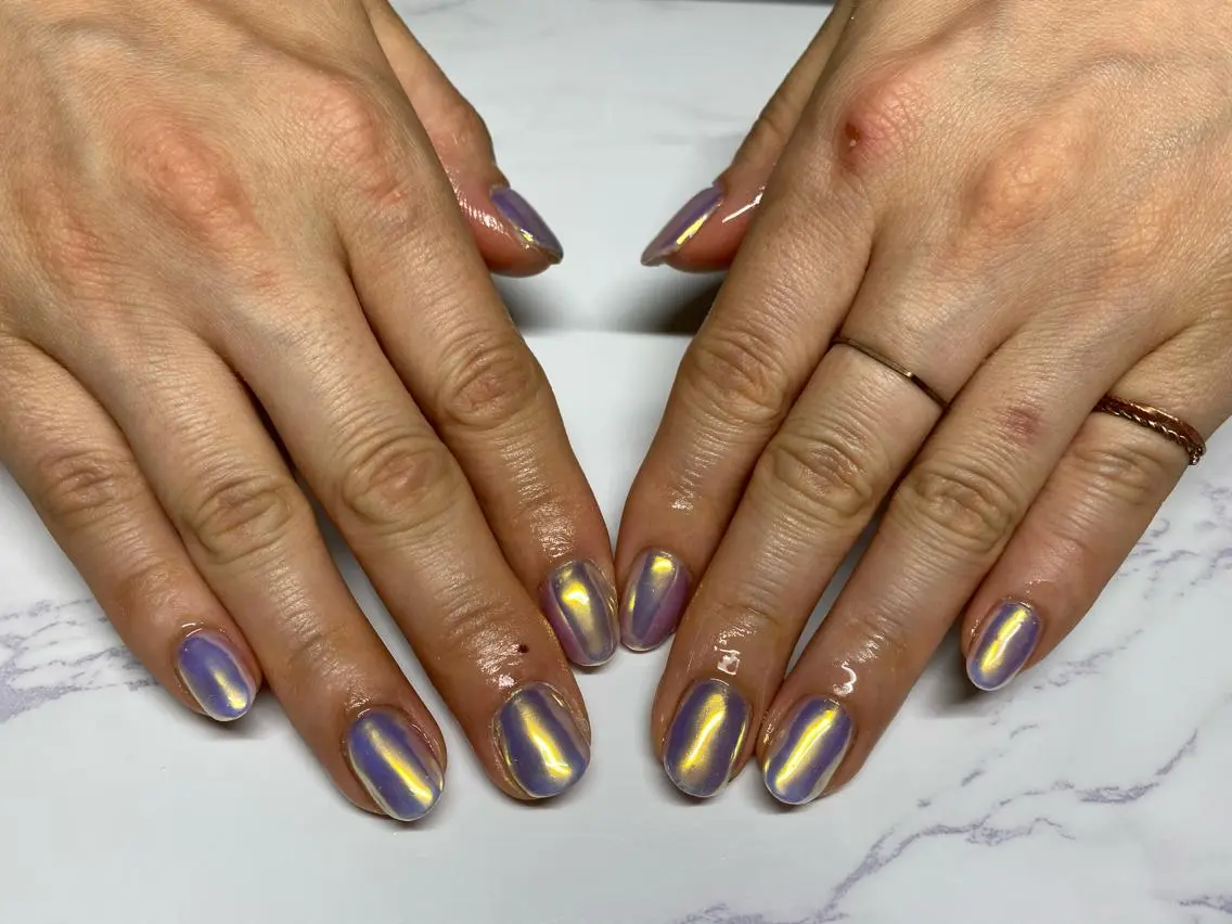 ショート ネイル オーロラネイル ミラーネイル ワンカラーネイル Era nailのネイルデザイン