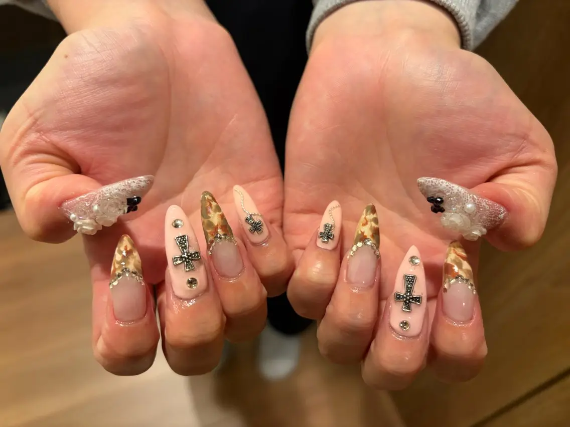 ネイル ハンドネイル IZUMI YUKIのネイルデザイン