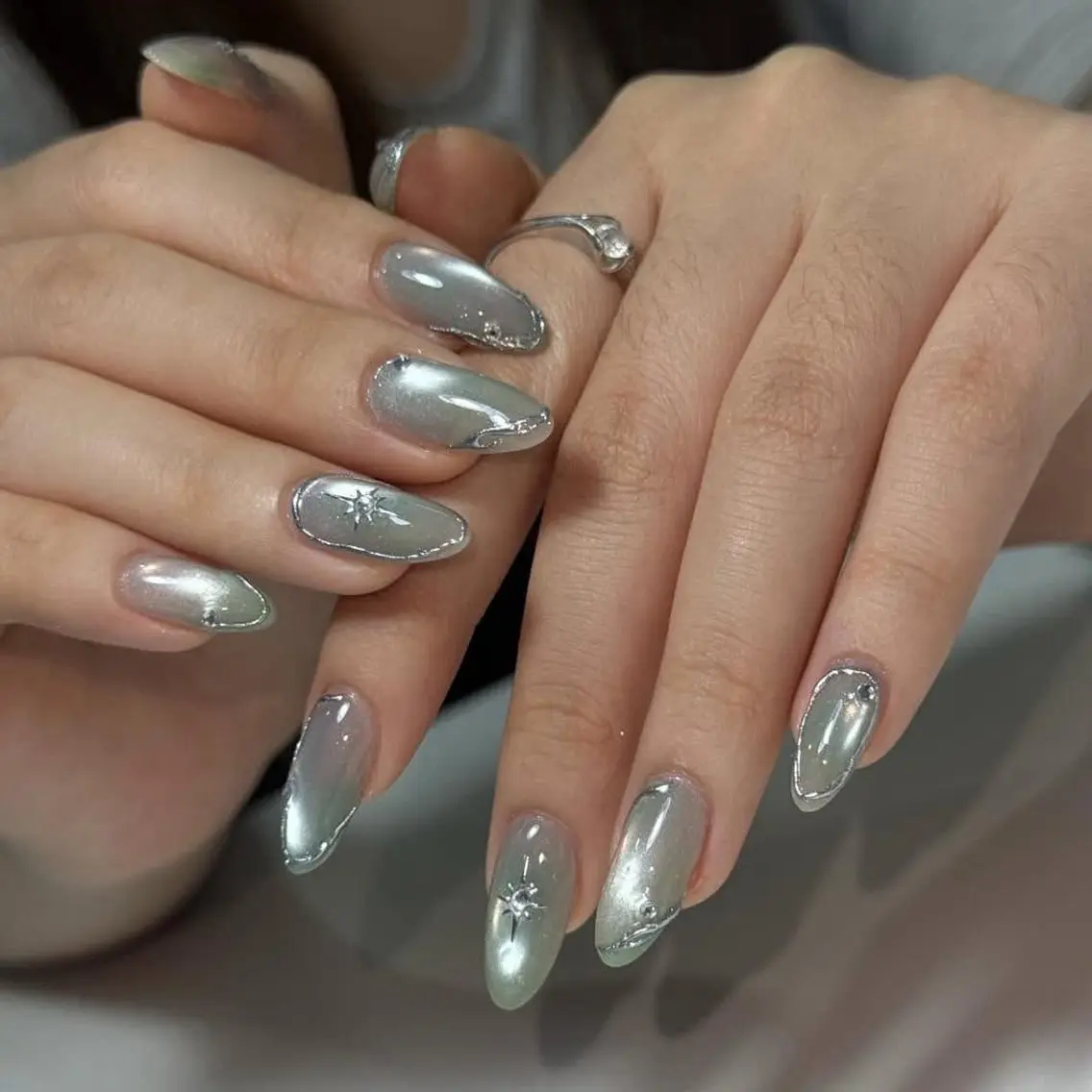 ネイル 長さ出し フレンチネイル ジェルネイル ガラスフレンチ 韓国ネイル ハンドネイル Minette nailHuongのネイルデザイン