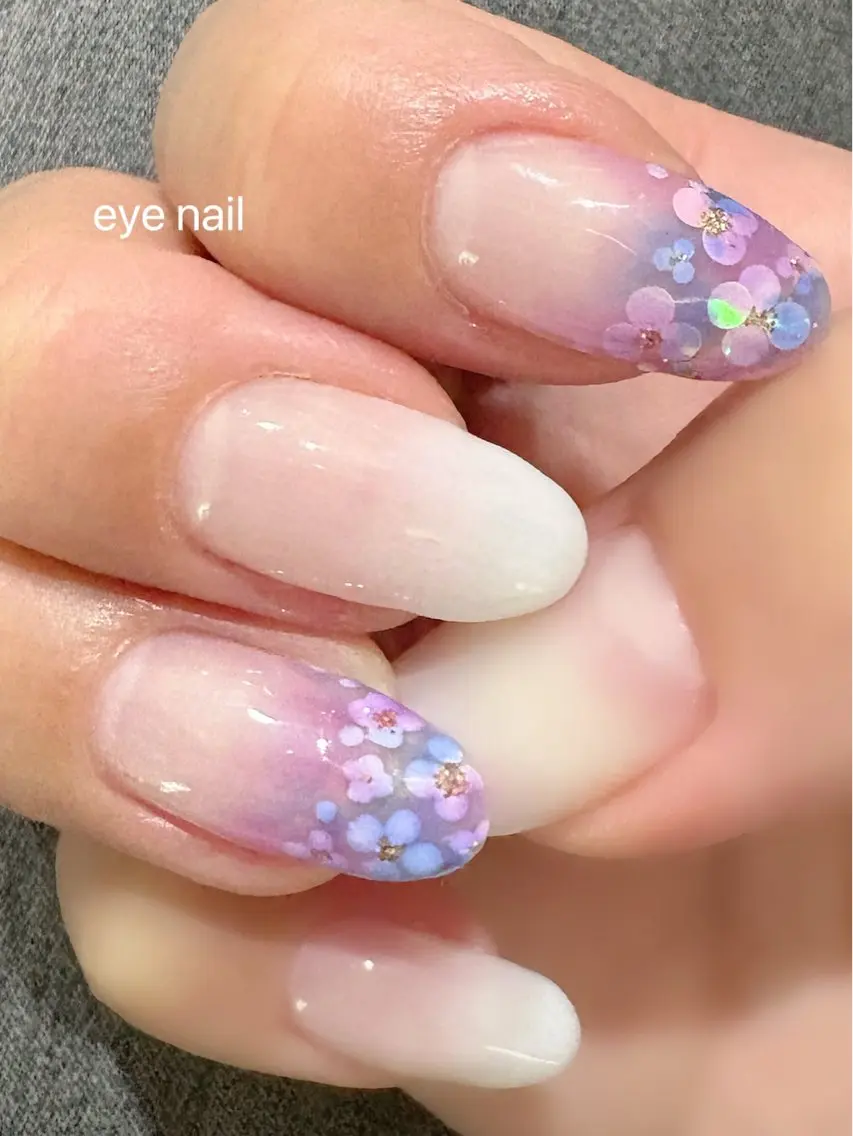 ネイル アートネイル グラデーション ホワイト Eye nailのネイルデザイン