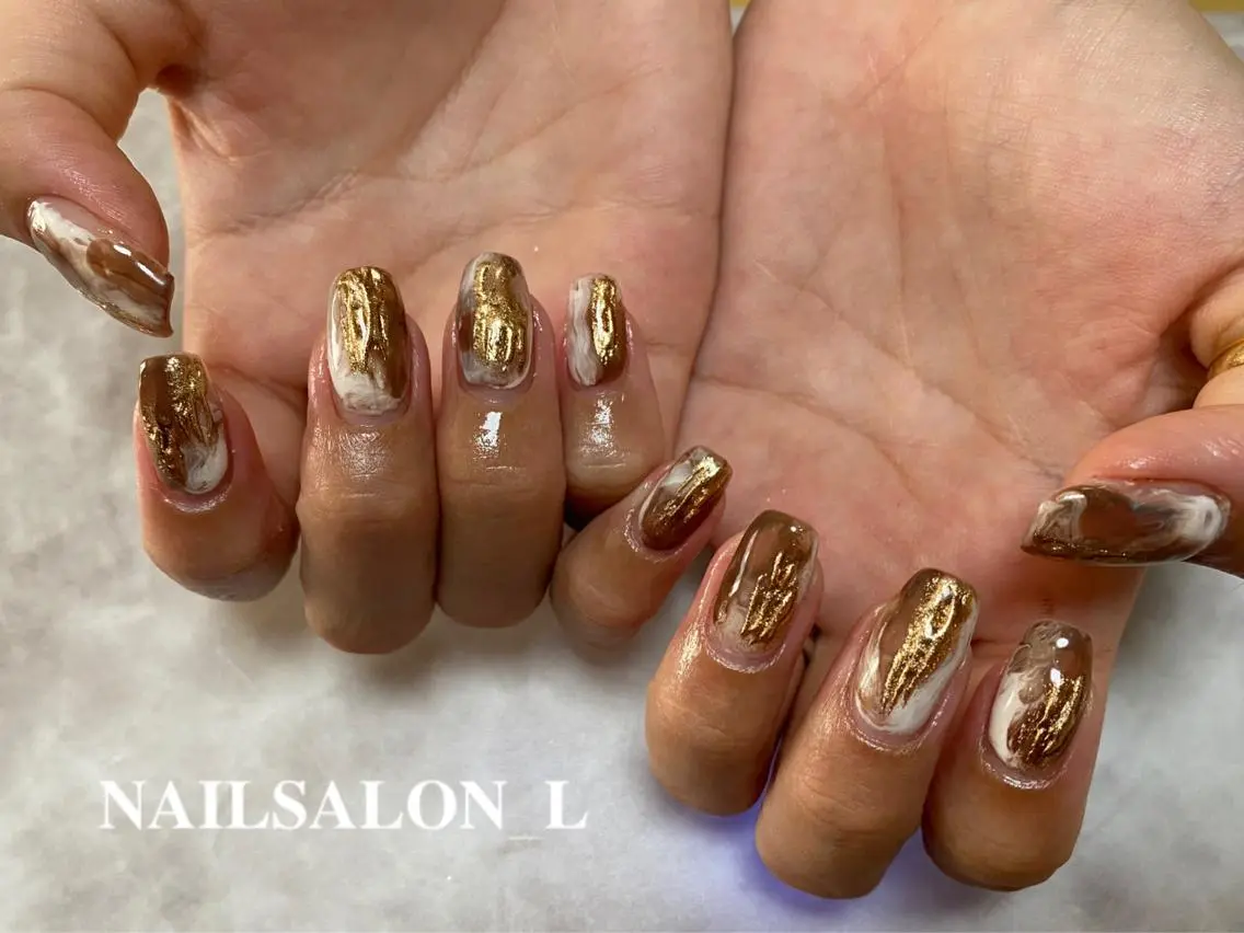 ネイル ジェルネイル 大理石ネイル(マーブル) ミラーネイル ハンドネイル NAILSALON Ｌのネイルデザイン
