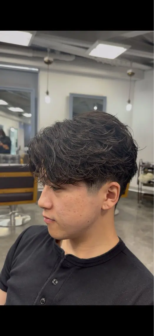 パーマ メンズ カット パーマ 梅田/センターパート 山下学偉のヘアスタイル