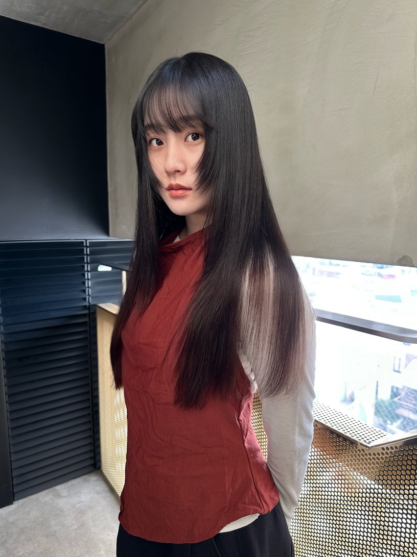ロング 縮毛矯正 羽柴 優杏のヘアスタイル