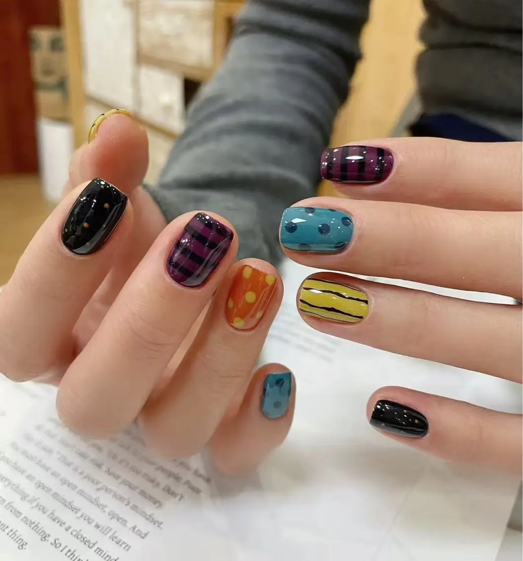 ネイル オーロラネイル フラワーネイル フットネイル フレンチネイル ジェルネイル ハンドネイル BabyYouMi nailのネイルデザイン