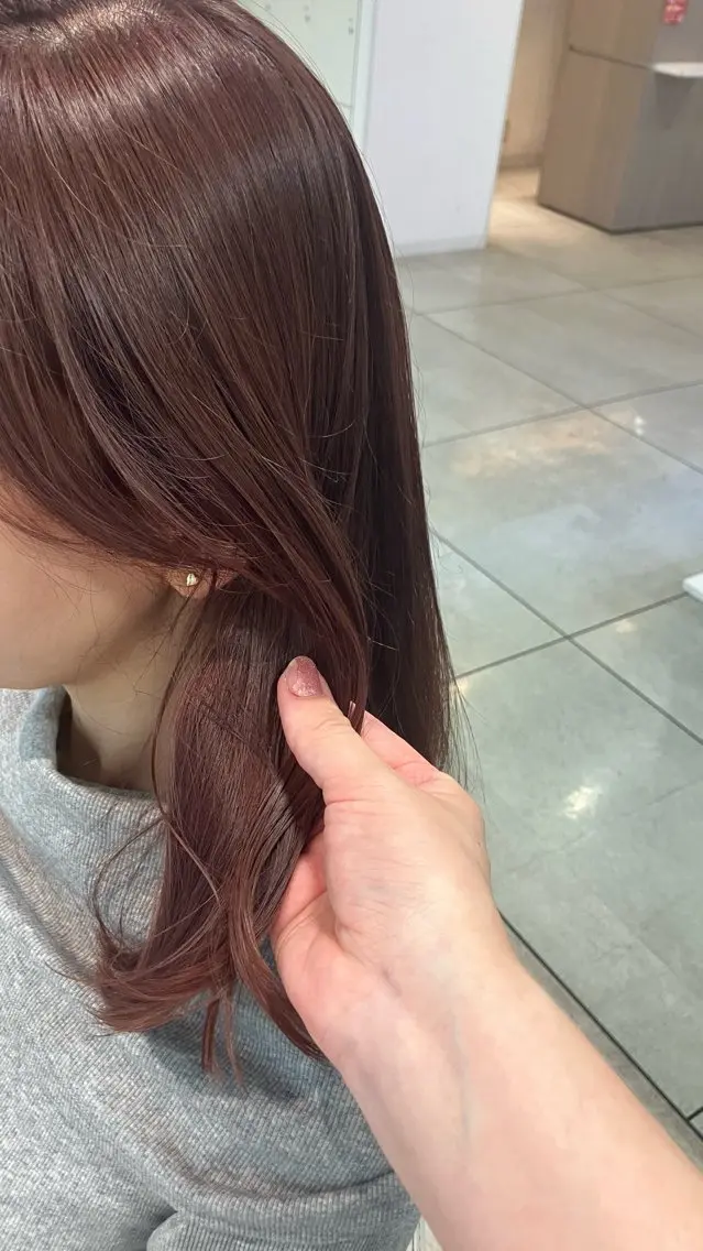 ミディアム カラー カット ヘアカラー レイヤー/縮毛矯正 / 岡本美優のヘアスタイル