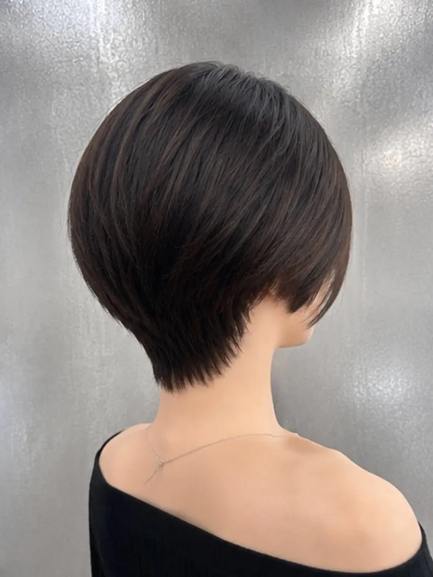 【完全無料】くびれショートカット+白髪染めの写真