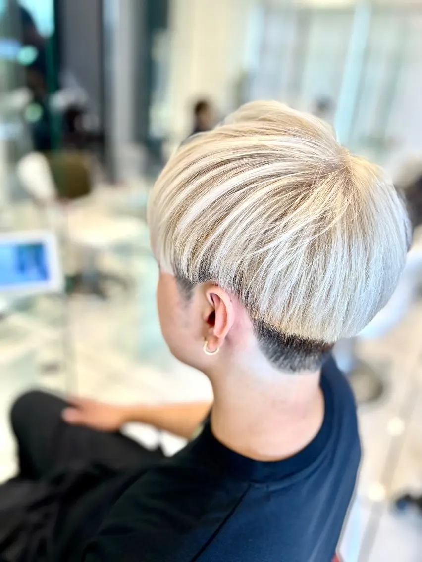 ミディアム カラー メンズ メンズブリーチ ブリーチ 鈴木 颯介のヘアスタイル