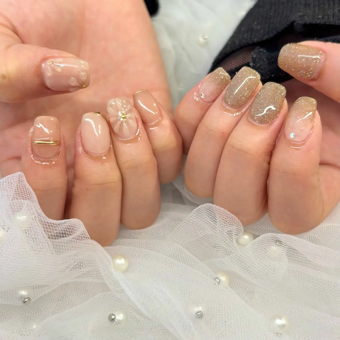 ネイル フラワーネイル ゴールド ぷっくりネイル ハンドネイル 荒巻 めいのネイルデザイン