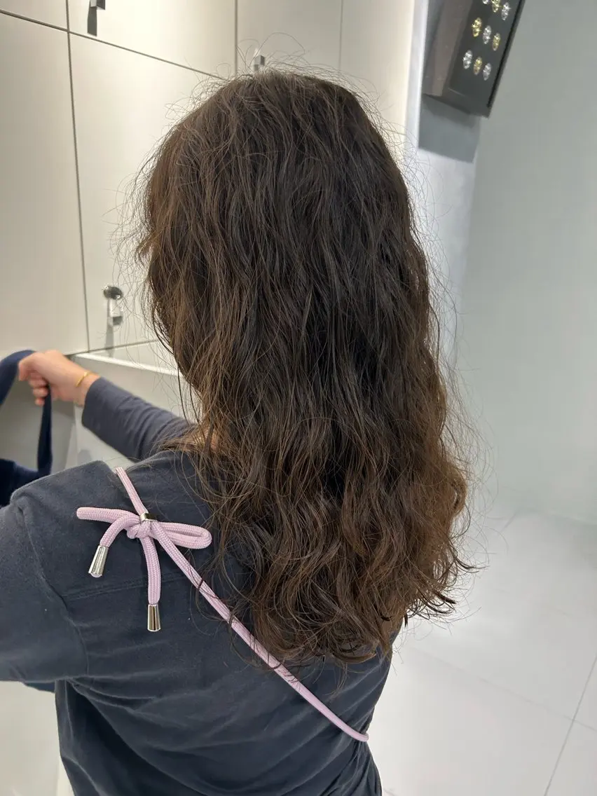 ロング パーマ 白髪染め 解決‼️のヘアスタイル