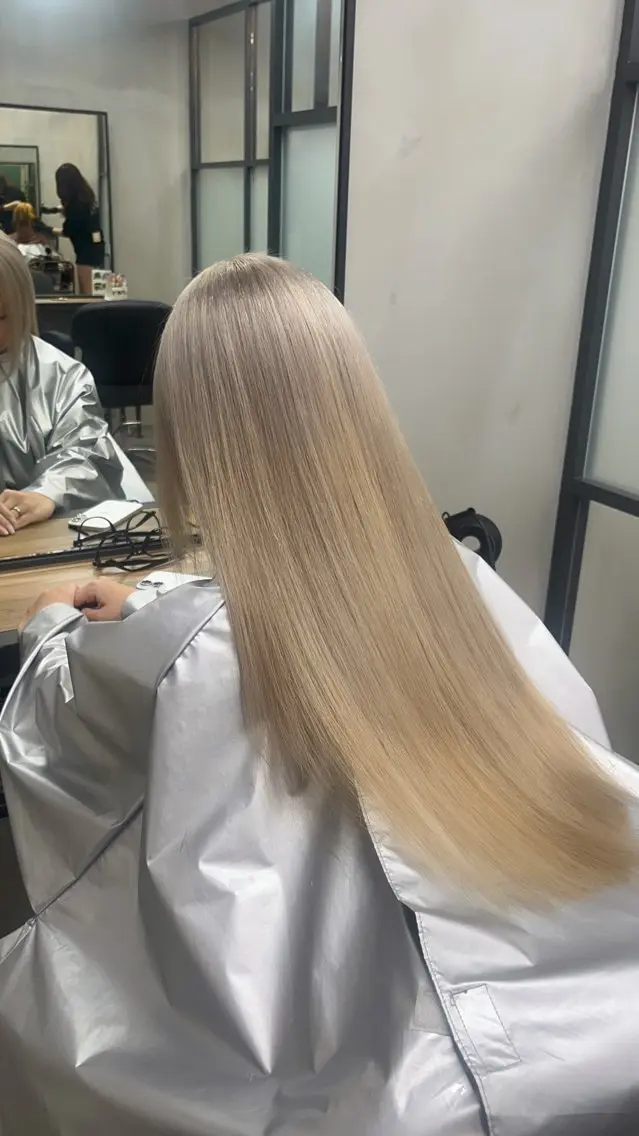 カラー 今井 花音のヘアスタイル