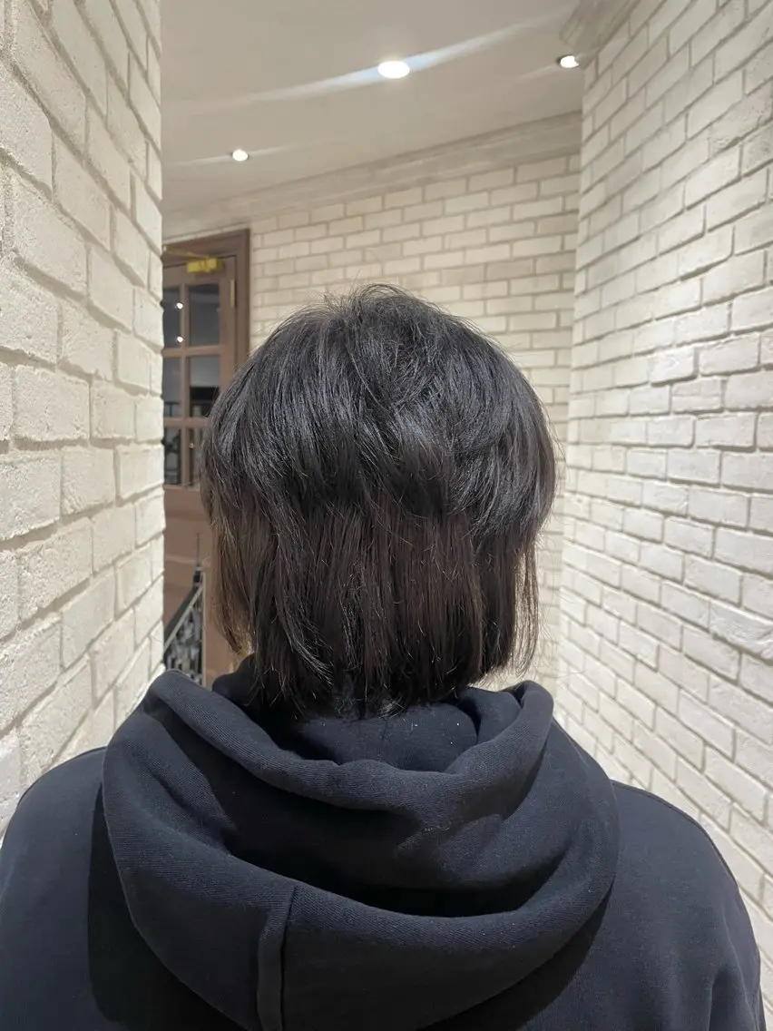 メンズ メンズブリーチ シモカワ マシロのヘアスタイル