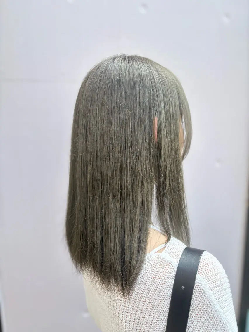 ミディアム Liere YUMAのヘアスタイル