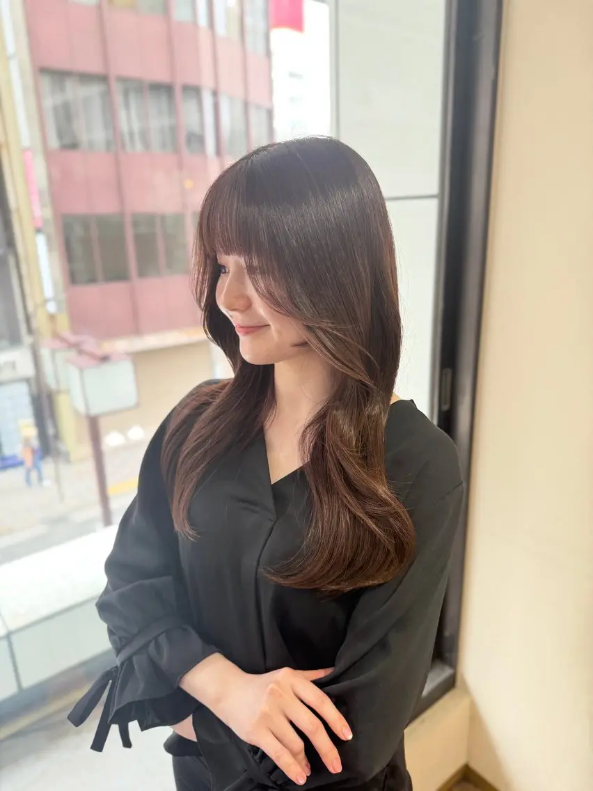 ロング 岩崎 あやねのヘアスタイル