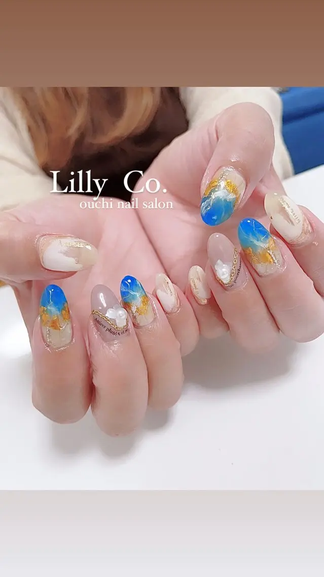 ネイル ブルー ハンドネイル ハンドケア Lilly Co.のネイルデザイン