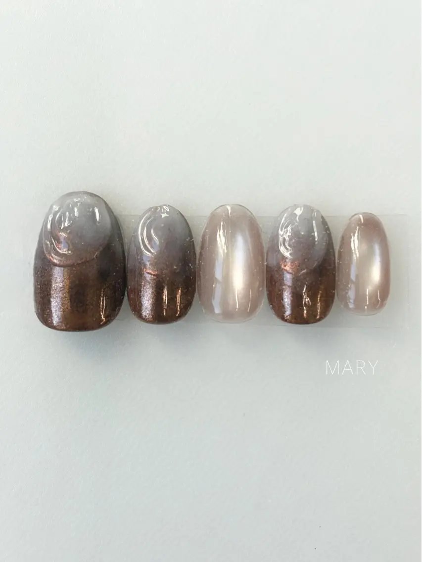 ネイル ブラウン マグネットネイル ミラーネイル ニュアンスネイル ハンドネイル Mary nail .narumiのネイルデザイン