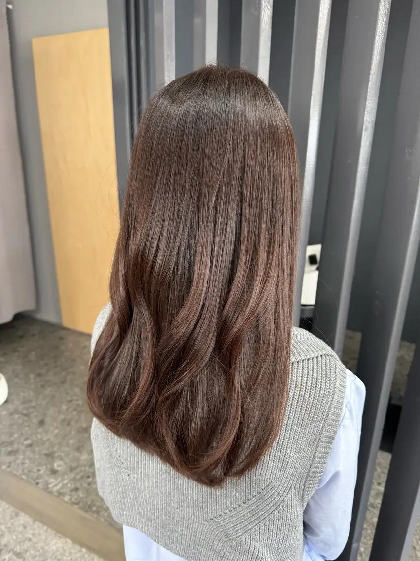 セミロング カット ヘアカラー 縮毛矯正 箕面☆髪質改善☆安田 聡志のヘアスタイル