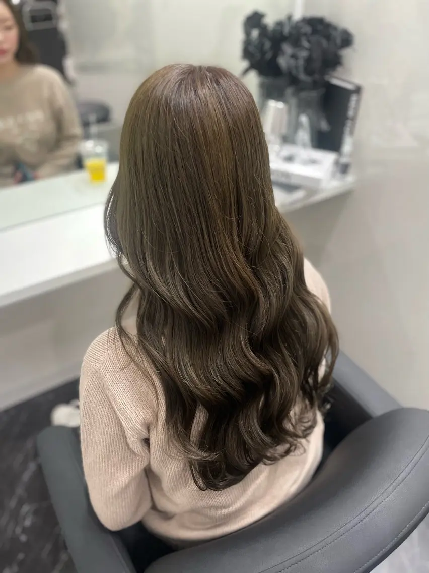 ロング カラー 透明感カラー オリーブカラー Blue/博多/ 水口莉沙のヘアスタイル