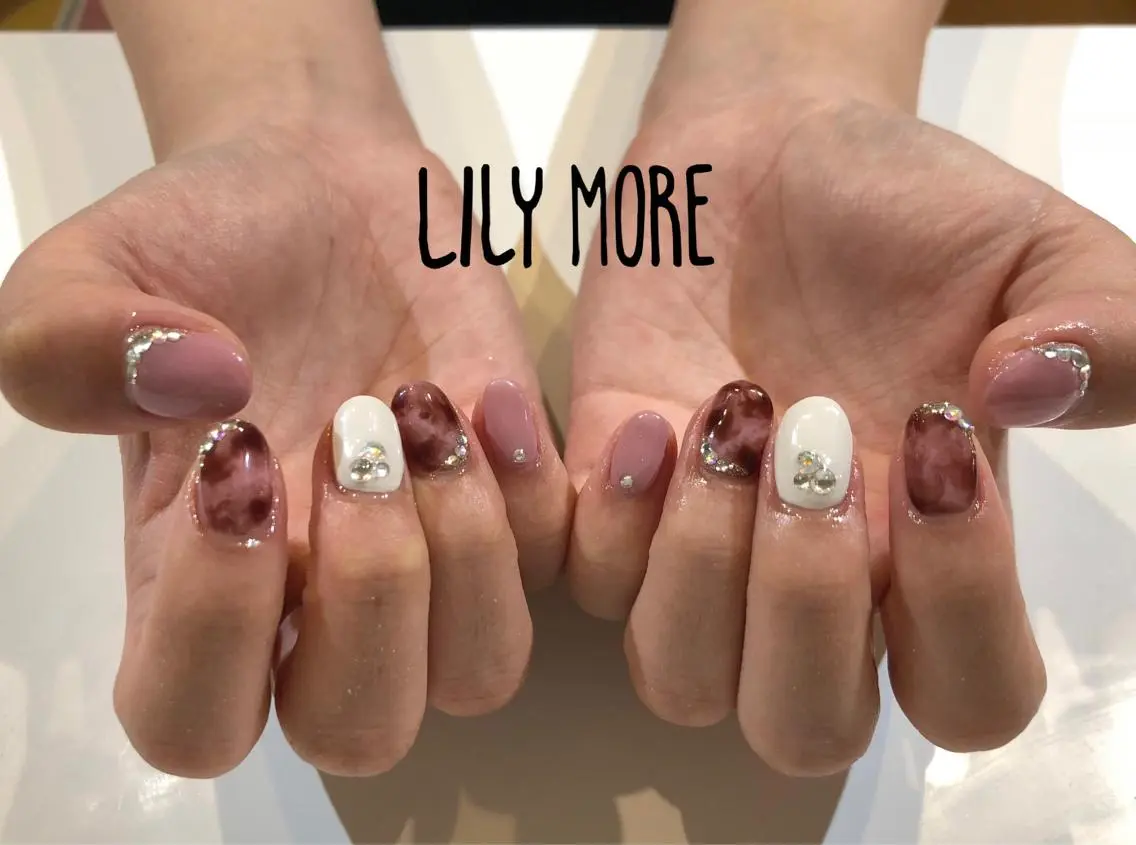 ネイル べっ甲ネイル ピンク Lily closetのネイルデザイン