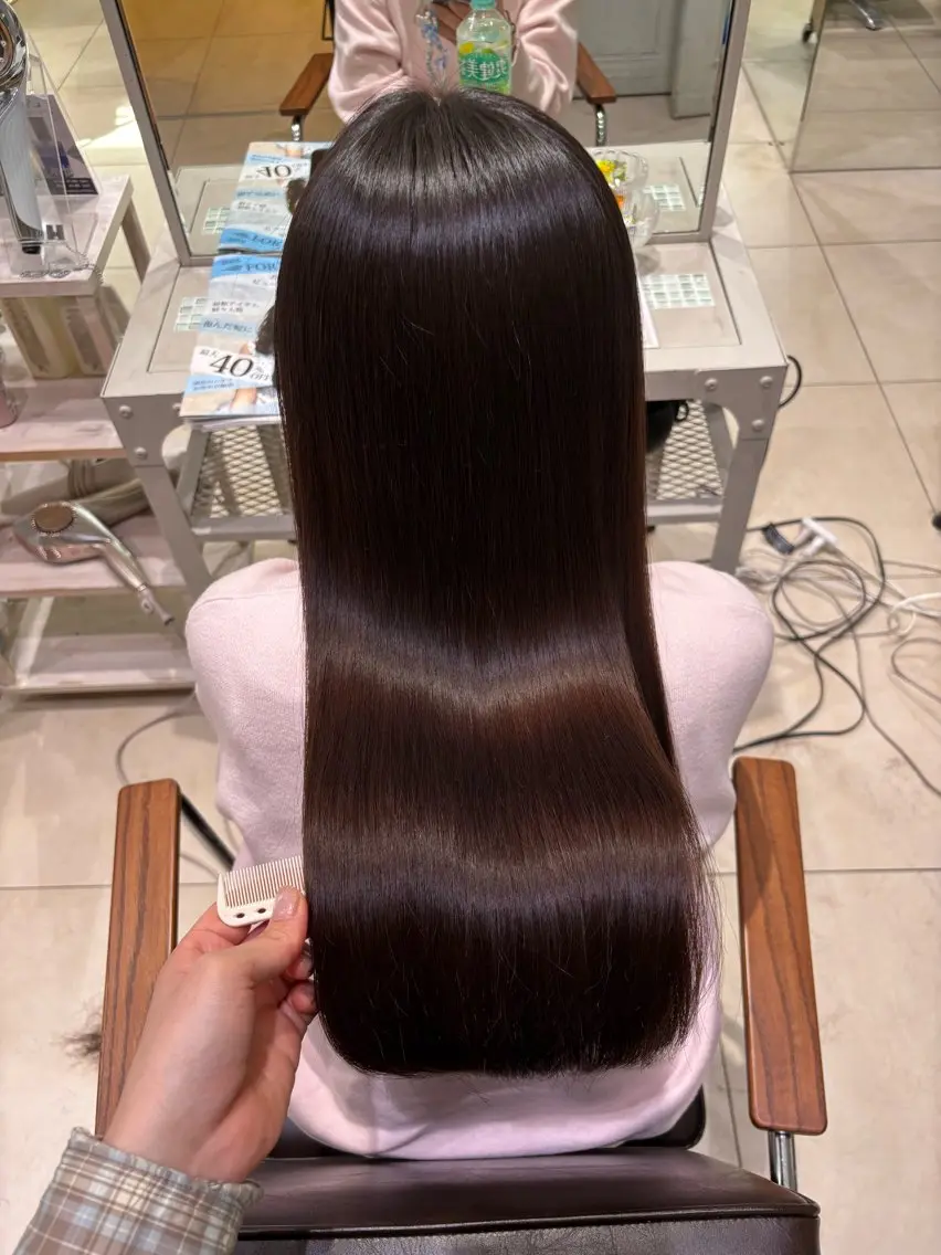 セミロング 縮毛矯正 縮毛矯正 トリートメント 縮毛矯正/艶カラー /𝐒𝐚𝐤𝐢のヘアスタイル