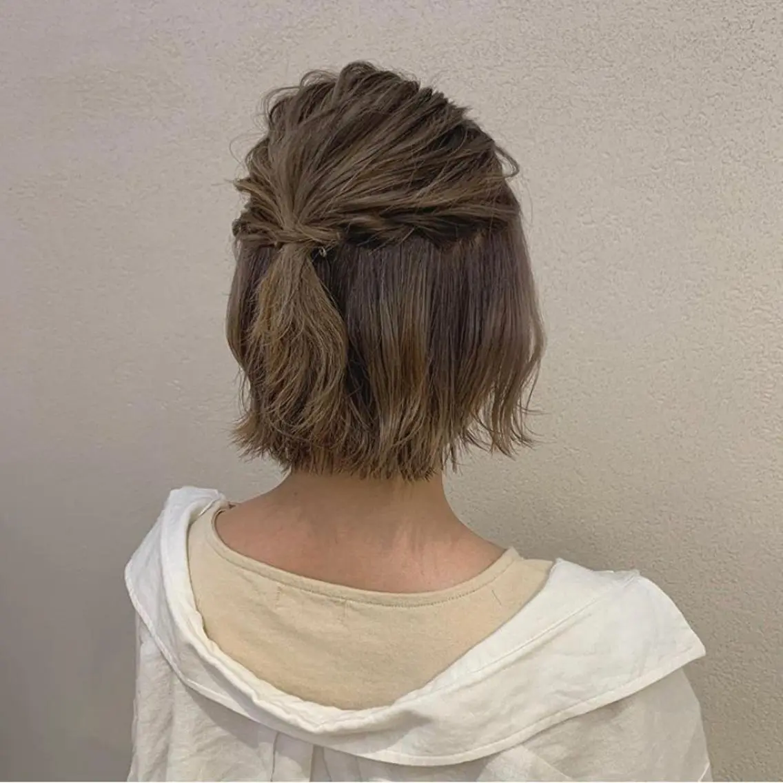 ショート カラー ヘアアレンジ ハーフアップ ボブ 柔らかいヘア/ 東徳嶺 みくのヘアスタイル