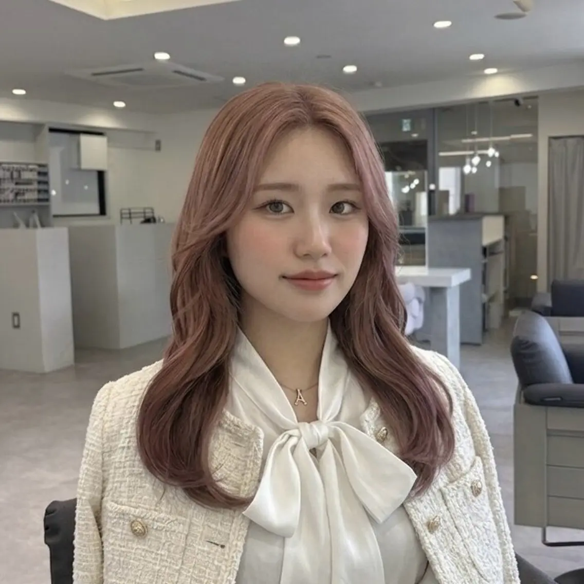 セミロング ヘアカラー 川田 虹心桜のヘアスタイル