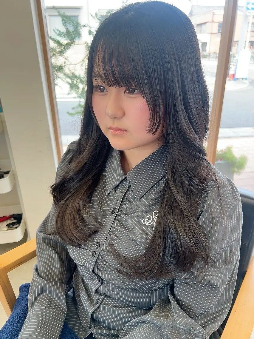 ロング レイヤーカット カット vince. moekoのヘアスタイル