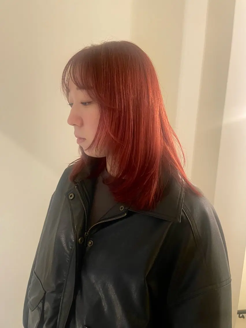 セミロング カラー ブリーチ ブリーチなしカラー カット ヘアカラー 渋谷 留菜のヘアスタイル