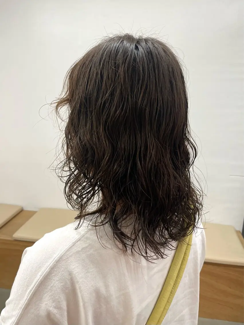 セミロング パーマ セミロングパーマ レイヤーカット カット パーマ 神田 凜音のヘアスタイル