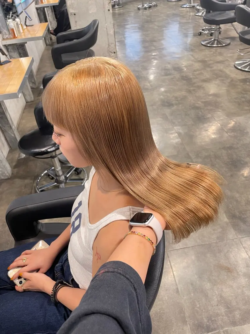 セミロング カラー ヘアカラー トリートメント ハイトーン 横浜💞ミオのヘアスタイル