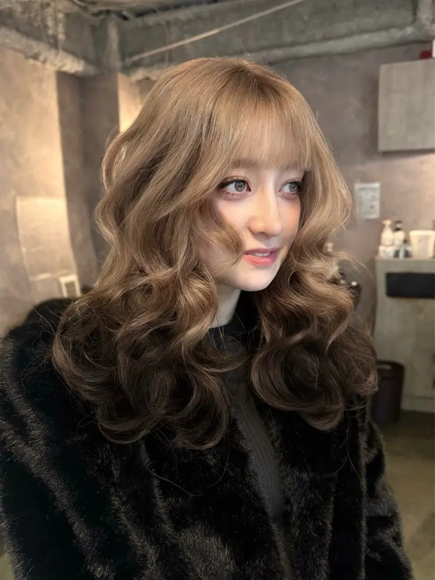 セミロング カラー ヘアアレンジ ヘアカラー トリートメント 🌱巴結生🌿グレー ジュ☁️ミルクティーのヘアスタイル
