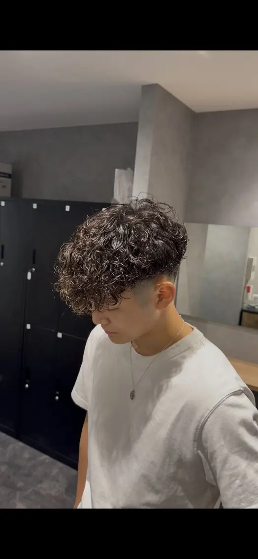 ミディアム パーマ メンズ スペインカール 心斎橋メンズパーマ 一樹のヘアスタイル