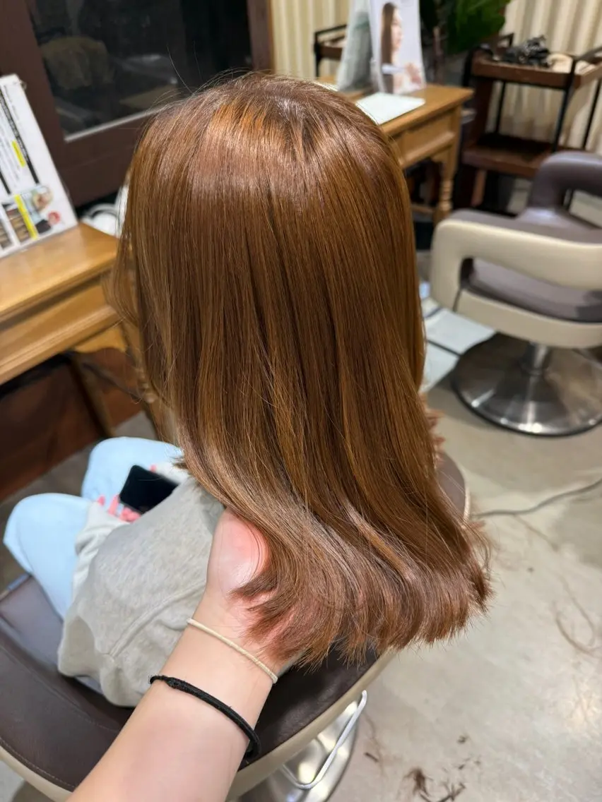 セミロング カット ヘアカラー RINA .のヘアスタイル
