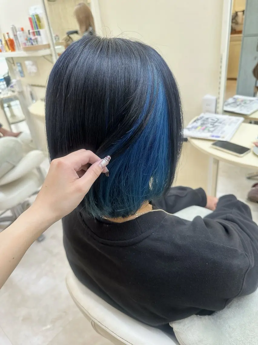 《インナーカラー》学生や職場で明るくできない方オススメ🤍 艶トリートメント付き！の写真