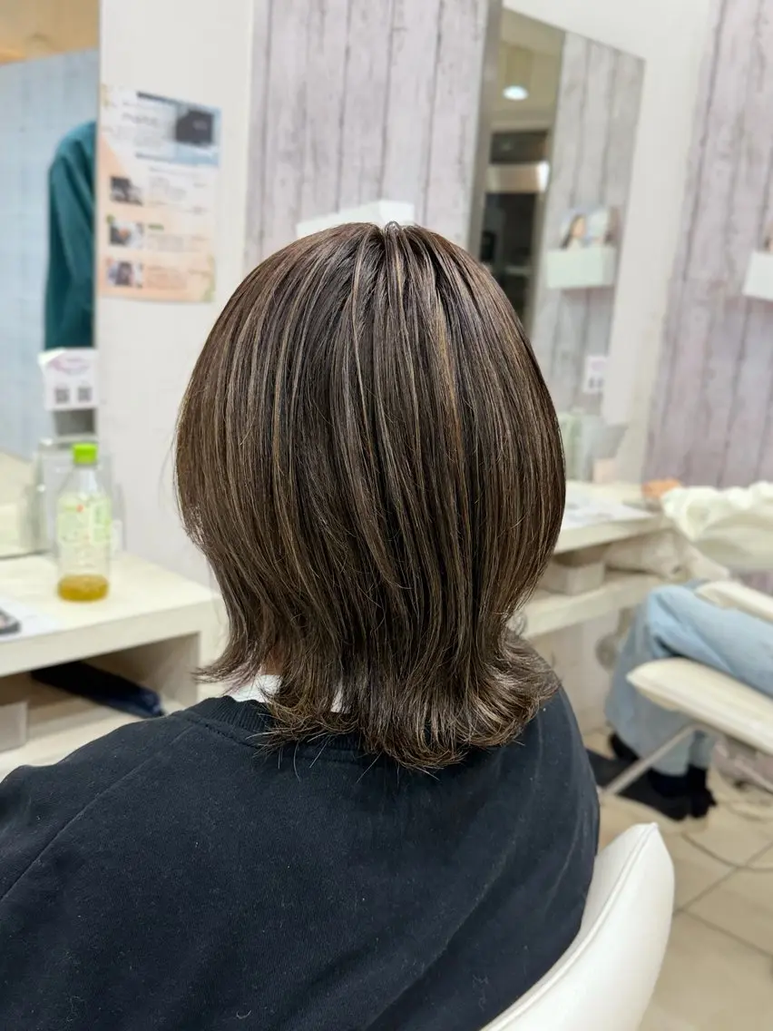 ミディアム カラー ハイライトカラー ハイライト ヘアカラー トリートメント 🤎ベージュカラー/ 髪質改善/山岸🤎のヘアスタイル