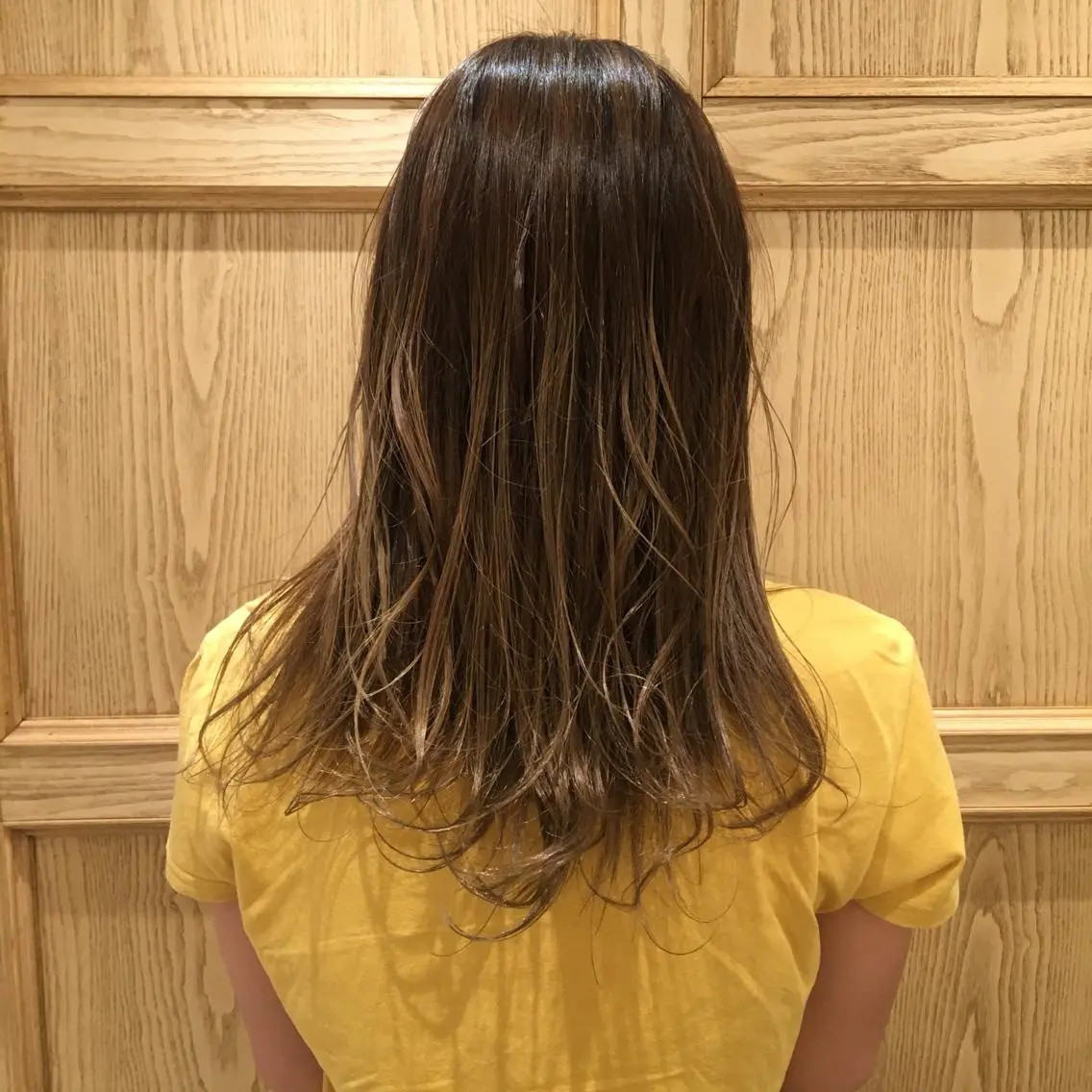 ロング カラー アッシュ ベージュカラー 🫧透明感カラー🫧 美髪矯正🫧チサトのヘアスタイル