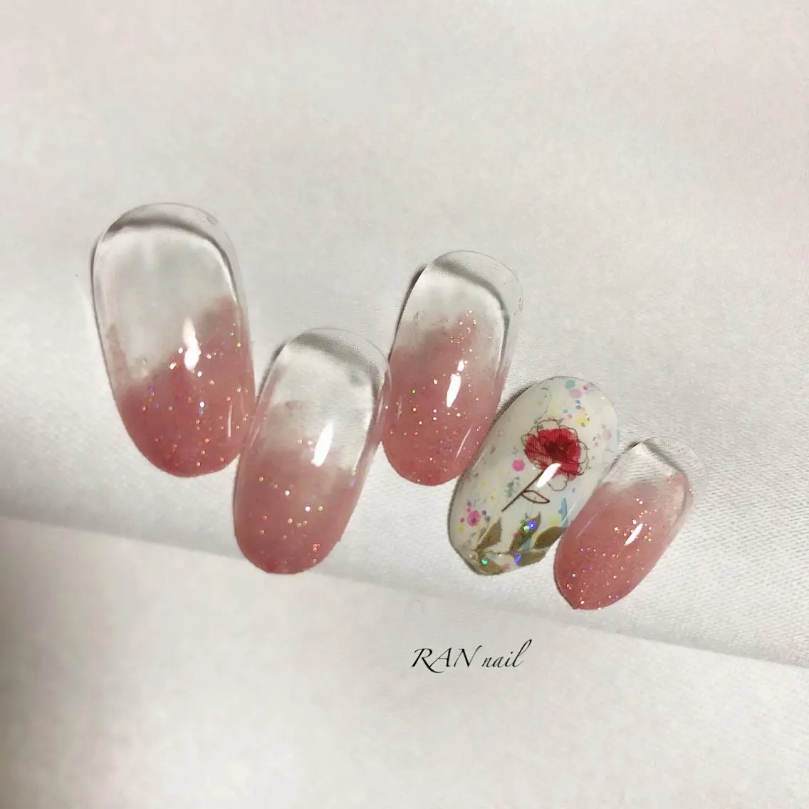 ネイル フラワーネイル フットネイル グラデーション ラメ(グリッター) ラメグラデーション ハンドネイル フットネイル RAN nailのネイルデザイン