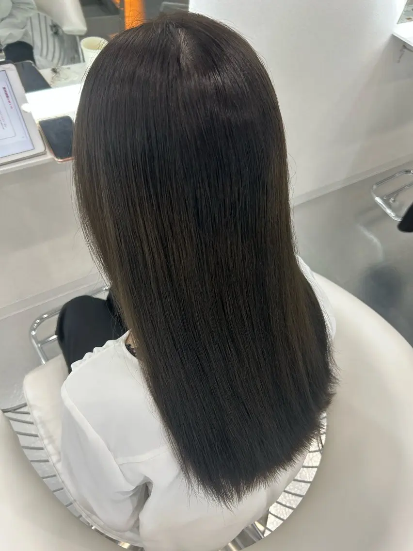 ロング アッシュ アッシュグレー ヘアカラー あやめ🪽 オリーブ/ハイトーンのヘアスタイル