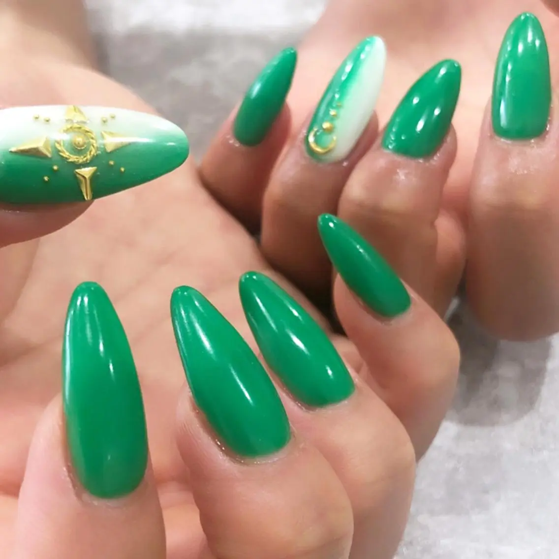 ネイル グリーン 夏ネイル ホワイト ハンドネイル JOLIESSE Ayumiのネイルデザイン