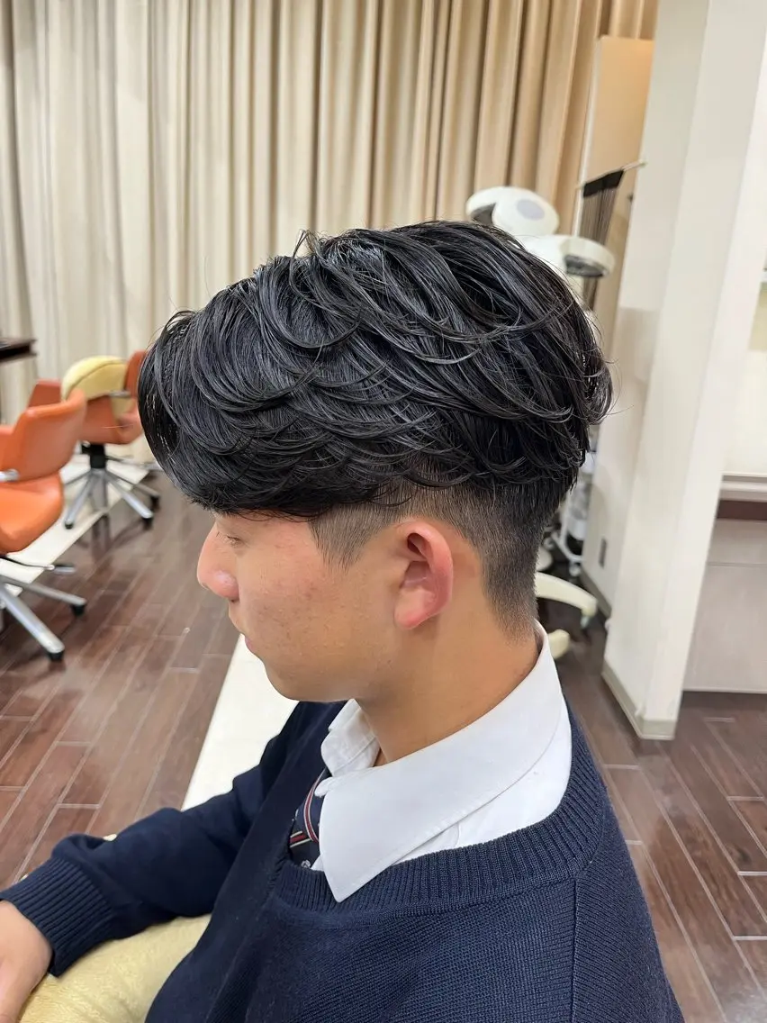 ショート パーマ メンズ センターパート メンズパーマ ニュアンスパーマ 🧊メンズ特化🧊 高木航希のヘアスタイル