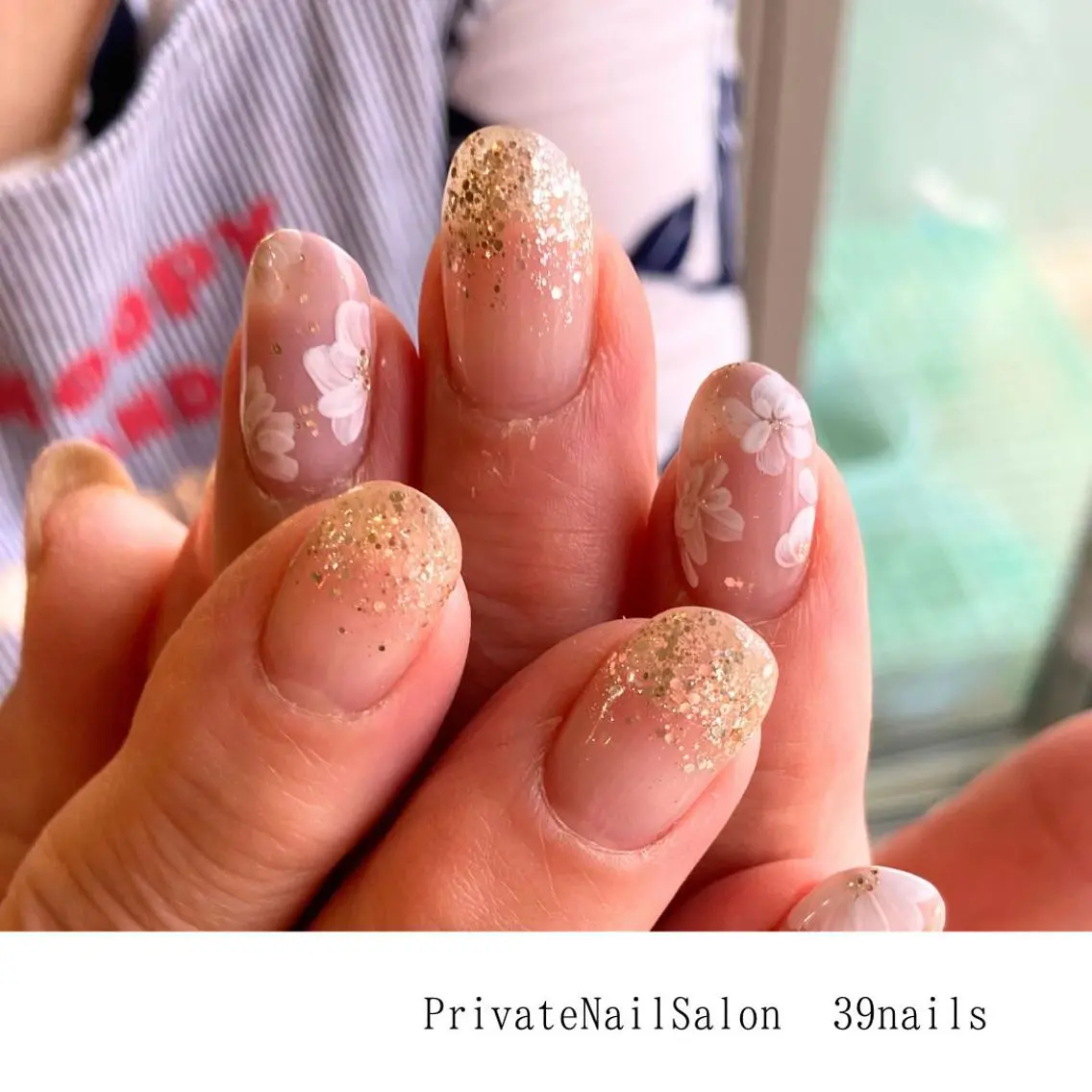 ネイル グラデーション ラメ(グリッター) ラメグラデーション オフィスネイル 39-nails EharaMikuのネイルデザイン