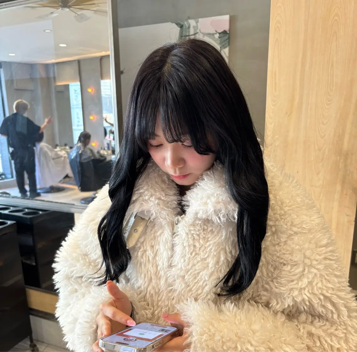 ロング カラー ヘアアレンジ 黒髪 ブルーカラー ブルーブラック ヘアカラー トリートメント ヘッドスパ ヘアセット 艶髪/レイヤーカット 🐣misakiのヘアスタイル